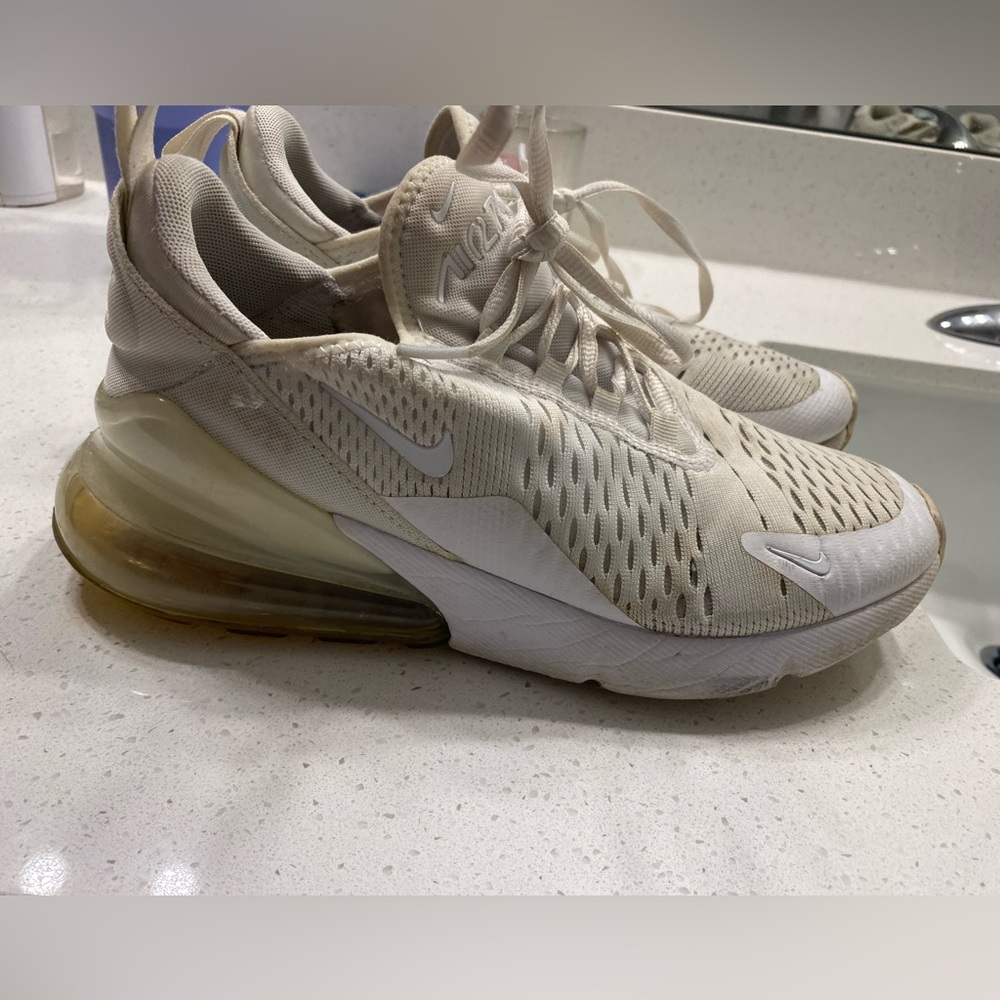 Nike 270s